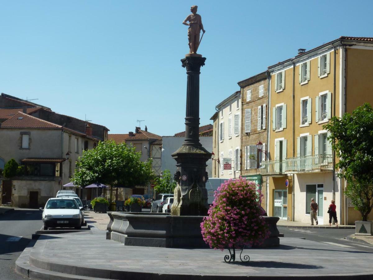 Le Logis D'Hortense Vic-le-Comte Esterno foto